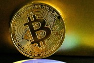 Protect Your Wealth With Bitcoin: Kiyosaki Signals Beginning Of 'Massive Crash'
