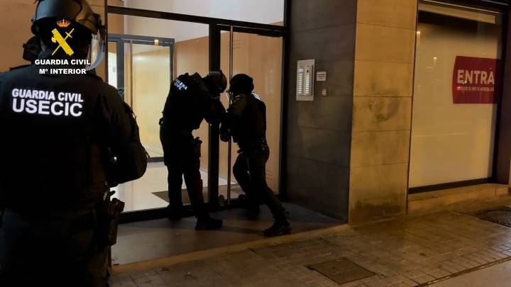 La Guardia Civil desmantela una red tecnológica criminal que traspasaba datos a grupos ciberdelincuentes