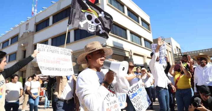 Marcha de la Generación Z llega al Palacio de Gobierno en Hermosillo con consignas como ‘Justicia y Libertad’; expresan sus principales causas