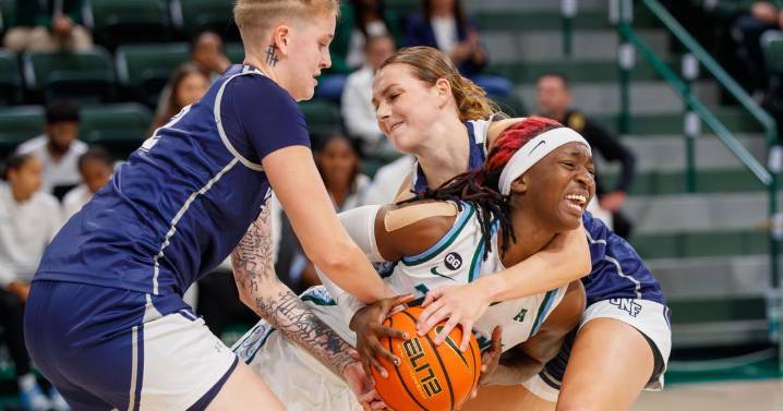 Photos: The Tulane lady Greenwave soar past the N. Florida Ospreys 77