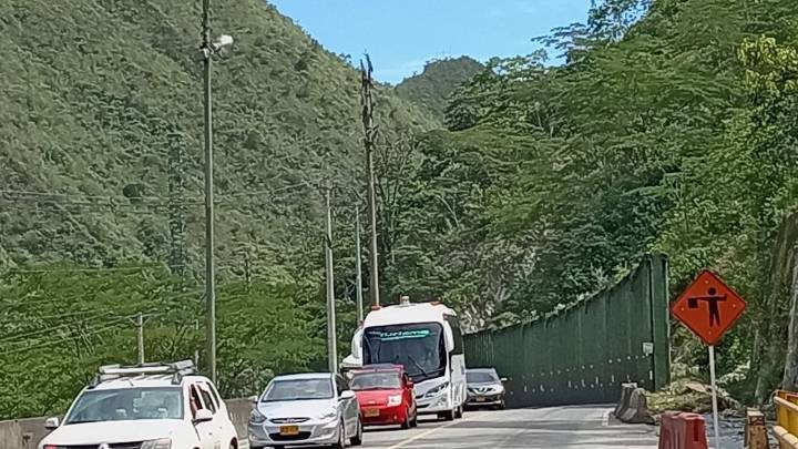 Reabrirán dos carriles de la vía Bogotá - Villavicencio, tras dos meses de cierre tras derrumbe