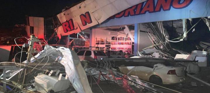 Al menos 5 muertos y 430 heridos tras paso de tornado en el sur de Brasil