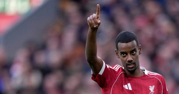 Ex-Newcastle boss sends Alexander Isak message after Liverpool transfer drama