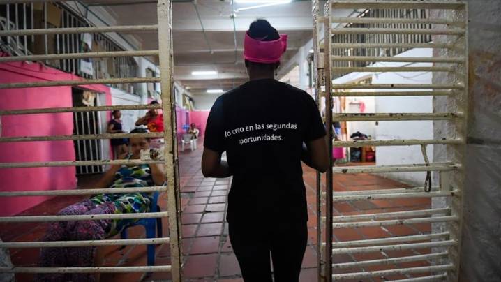 Corte ordena política pública para garantizar derechos de madres gestantes y lactantes en prisión