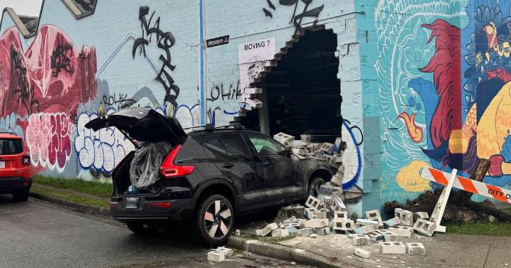 Driver crashes into East Vancouver building
