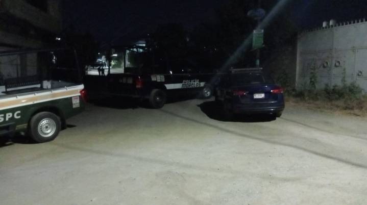 Hallan a hombre sin vida y envuelto en cortina de baño en Cuernavaca