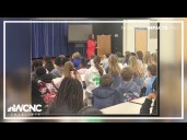 Siobhan Riley talks to students about journalism on Nov. 14, 2025!