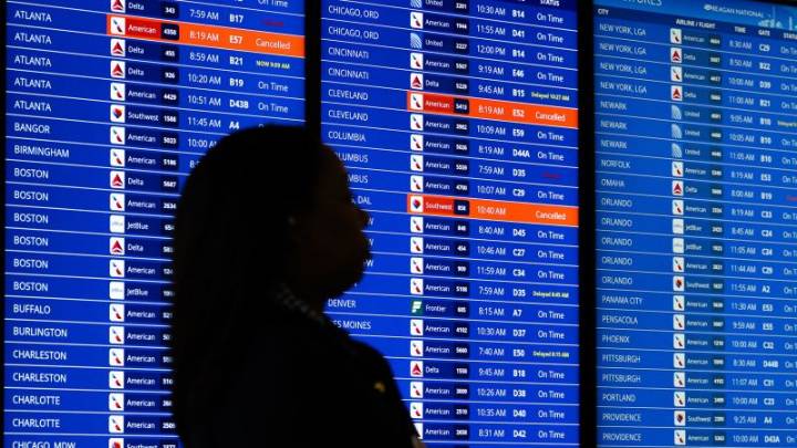 Democrats present offer to end shutdown as air travel situation gets worse