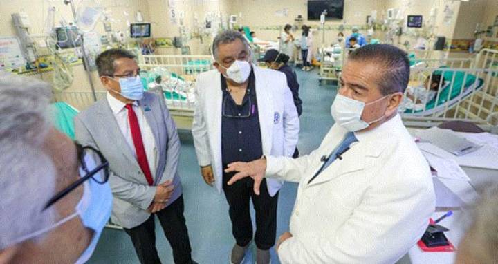 Ministro de Salud supervisa atención en hospitales emblemáticos