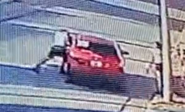 Cámaras de seguridad captaron la agresión a Julián Navarro que le provocó la muerte