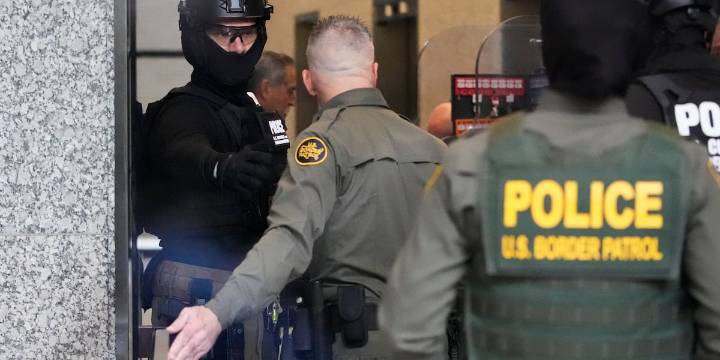 Man accused of crashing into Border Patrol agents amid Charlotte operation facing federal charge