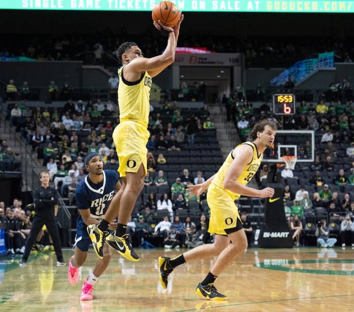 Deadspin | Oregon rallies late behind Nate Bittle to beat Rice