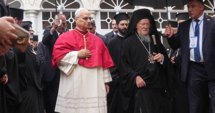 The Latest: Pope Leo XIV visits Blue Mosque and holds Mass in Istanbul