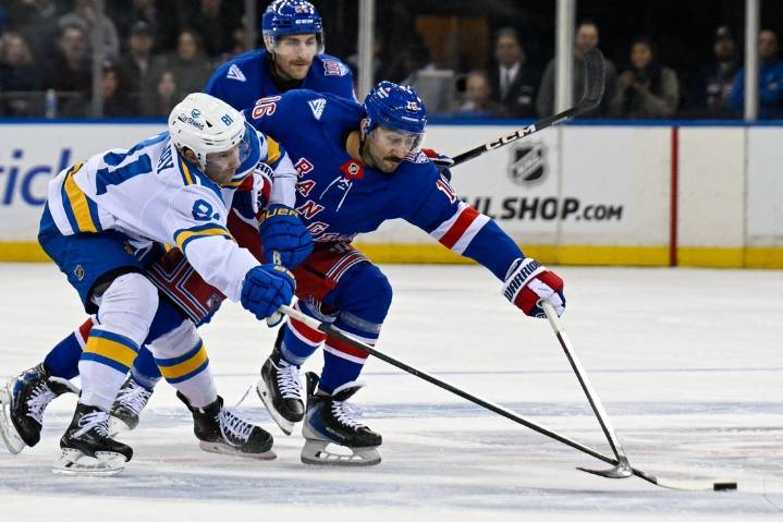 Deadspin | In rare home win, Rangers edge Blues to end 4-game skid