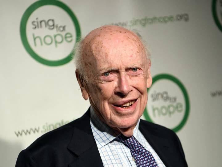 Muere James Watson, Nobel que revolucionó la ciencia con el ADN