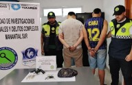 Circulaban en un auto con un revólver, intentaron huir de un control y quedaron aprehendidos