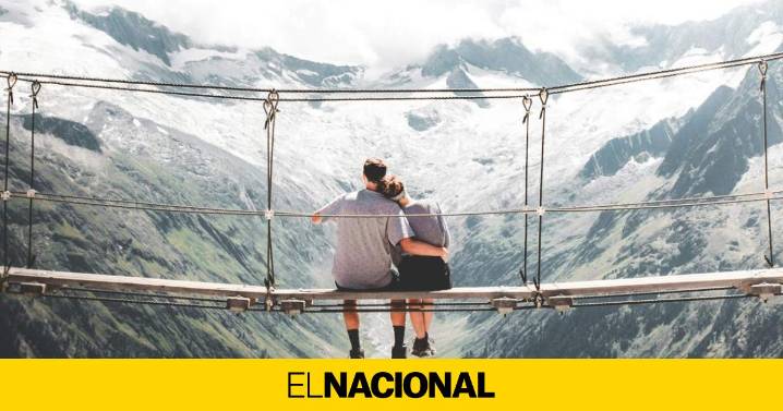 El fenómeno 'cuffing season': ¿por qué los solteros buscan pareja en invierno?