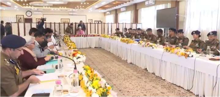 LG J&K chairs high-level meeting with DCs and SSPs
