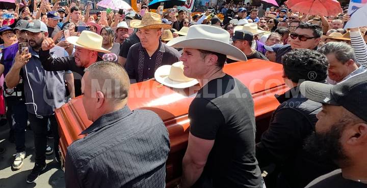 ‘Este legado no se termina’: homenaje a Carlos Manzo reúne a cientos en Uruapan