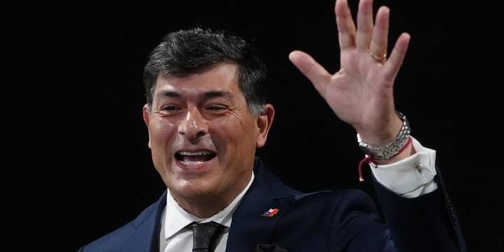 Franco Parisi realizará una consulta online para definir si respalda a Jeannette Jara o a José Antonio Kast en el balotaje de Chile