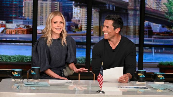 Kelly Ripa Uses 'Bird Theory' to See if Mark Consuelos Really Loves Her