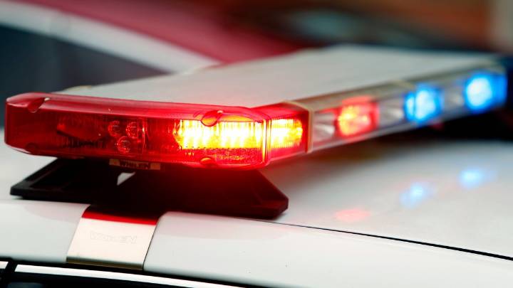 Bronzeville shooting injures woman standing in crowd