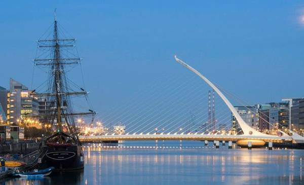 El hermano gemelo del Puente de la Mujer: está en Europa y lo hizo el mismo arquitecto