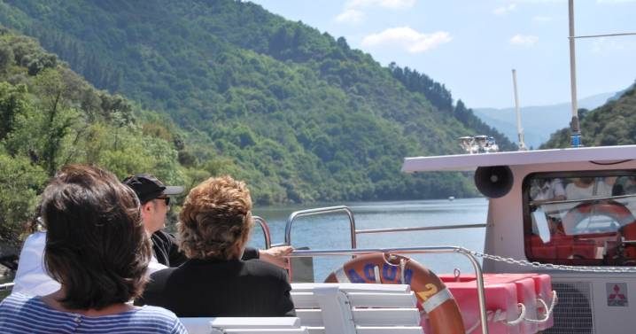 Rutas en catamarán, la forma más sorprendente de descubrir Galicia en invierno