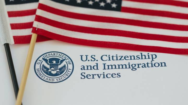 Estatus migratorio vencido: las consecuencias por la demora o falta de respuesta de USCIS