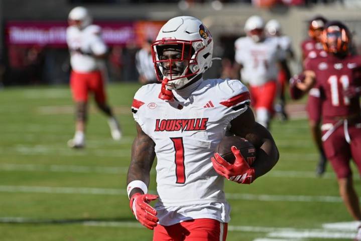 Louisville RB Isaac Brown exits with injury against Virginia Tech