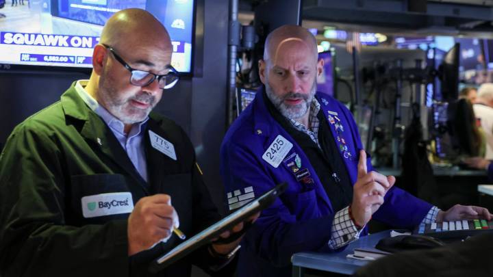Jim Cramer's top 10 things to watch in the stock market Friday