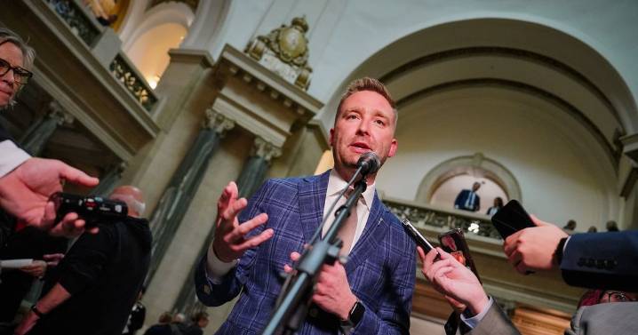 Sask. signs first contracts with nurse practitioners