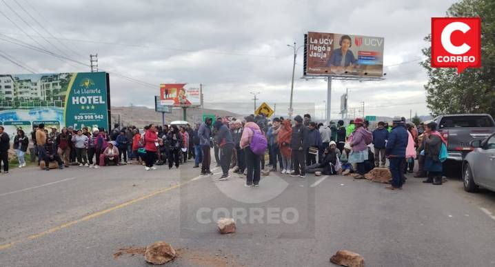 Protestantes en aeropuerto de Jauja: “El presidente será bienvenido solo queremos que nos escuche” (VIDEO)