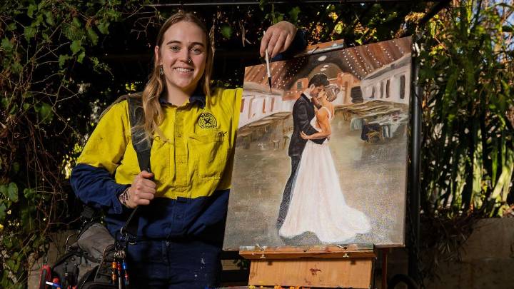 Perth plumber McKenzie Wilson’s hidden talent as a live wedding painter wins her an award