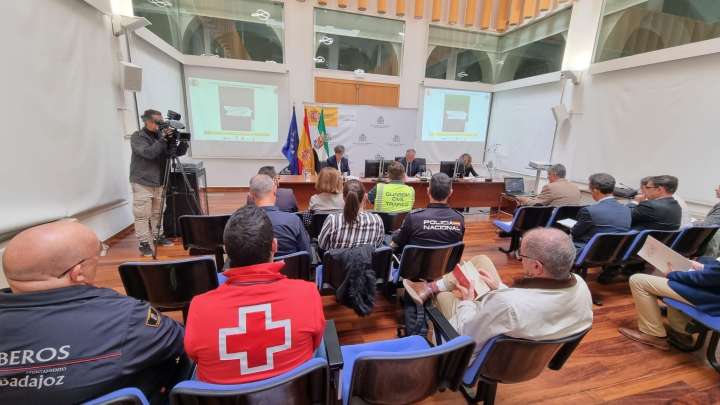 Extremadura refuerza el Plan de Vialidad Invernal con más de 1.500 toneladas de sal y 32 equipos de maquinaria