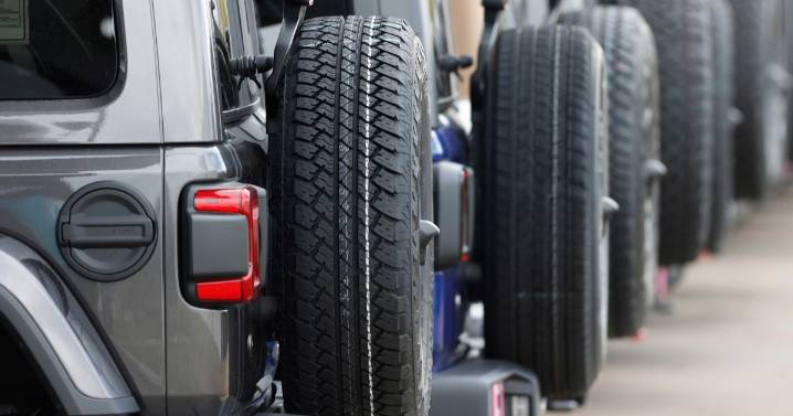 Chrysler recalls 320,000 Jeep plug-in hybrids due to faulty battery that can catch fire