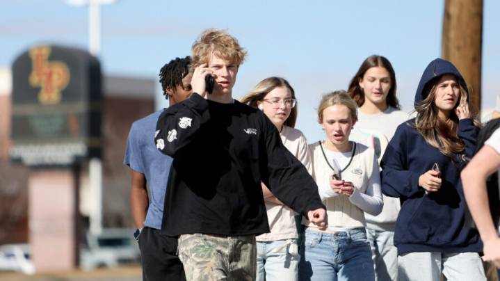 Highland High School student petitions against statewide phone ban