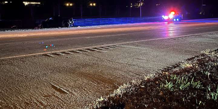 Three hospitalized after Tates Creek Rd crash