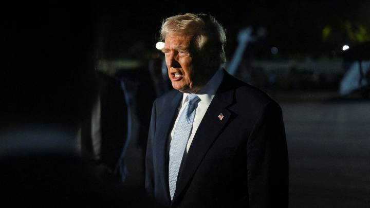 Trump sorprende y pide a los republicanos que voten a favor de publicar los archivos de Epstein