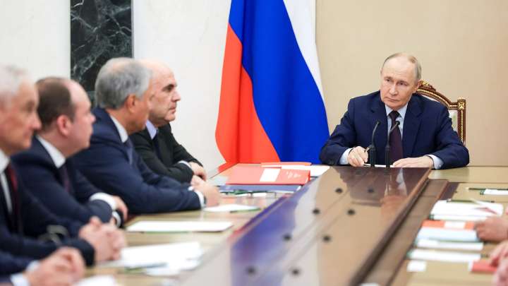Putin pide a altos cargos de Rusia propuestas sobre el reinicio de las pruebas con armas nucleares