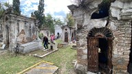 Historias de vida y abandono: así lucen los panteones de Puebla en el Día de Muertos