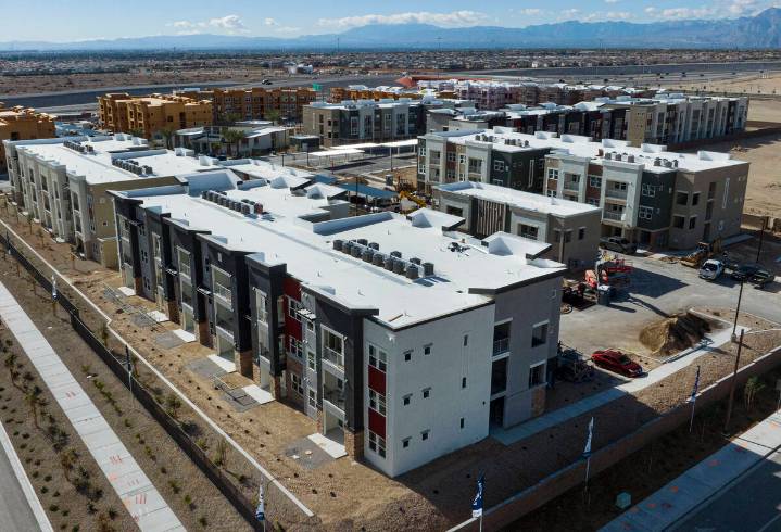 D.R. Horton, biggest homebuilder in U.S., is developing 333-unit apartment complex in North Las Vegas