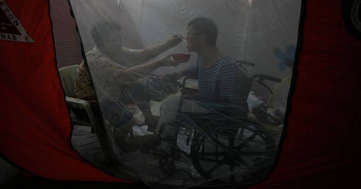 Super Typhoon Fung-wong update: 'Uwan' makes landfall in the Philippines