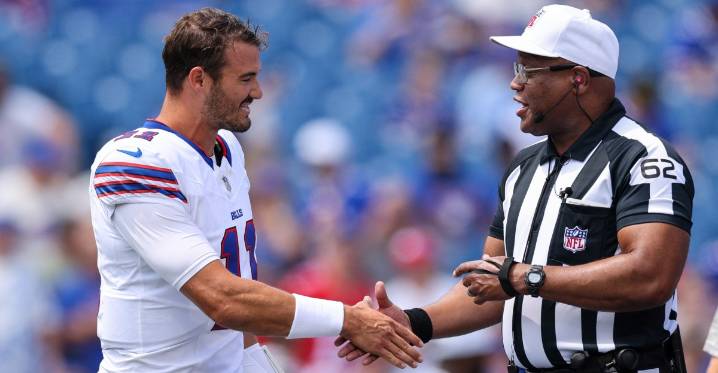 Bills vs. Dolphins in Week 10 officiated by Ron Torbert