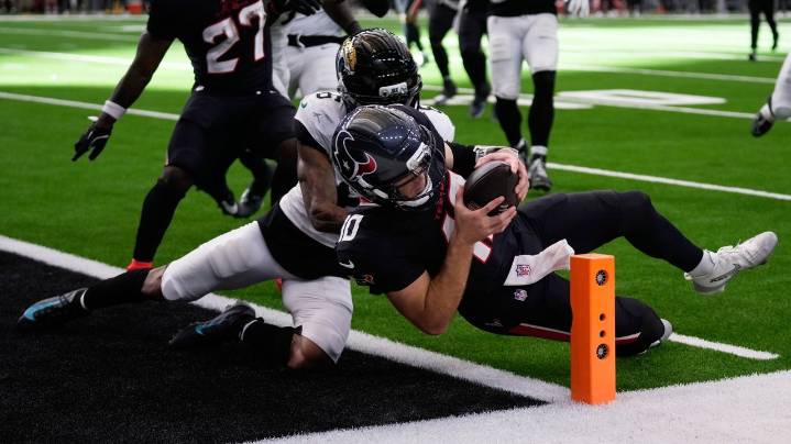Backup QB Davis Mills and Texans overcome 19-point, fourth-quarter deficit to stun Jaguars 36