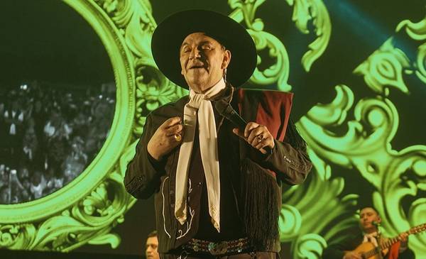 Furor por el Chaqueño Palavecino y una nueva gira internacional