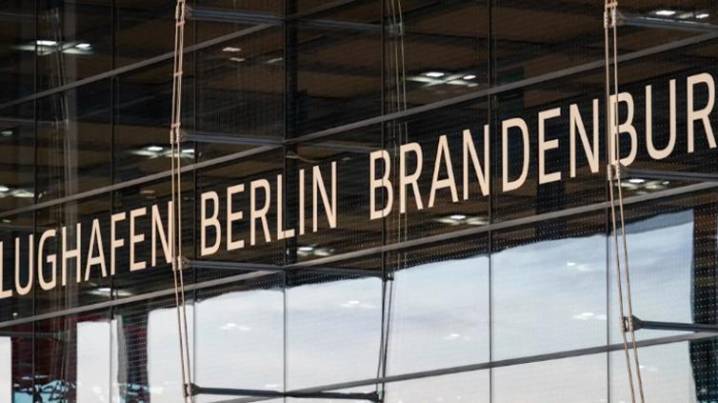Suspenden vuelos en aeropuerto de Berlín por presencia de drones