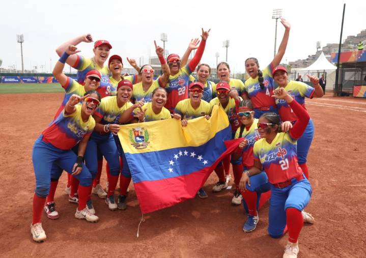 Sóftbol femenino venezolano se coronó de forma invicta