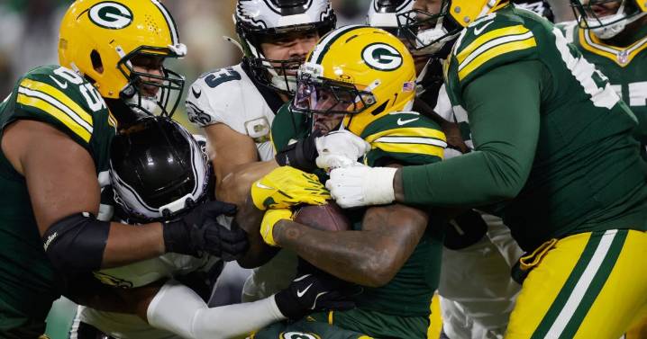 Packers' run game struggles leave Josh Jacobs at a loss: ‘You’re questioning everything, and you wonder how you fix things'