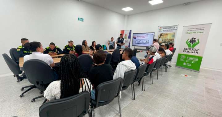 Jóvenes en Valledupar transforman su entorno a través del arte restaurativo